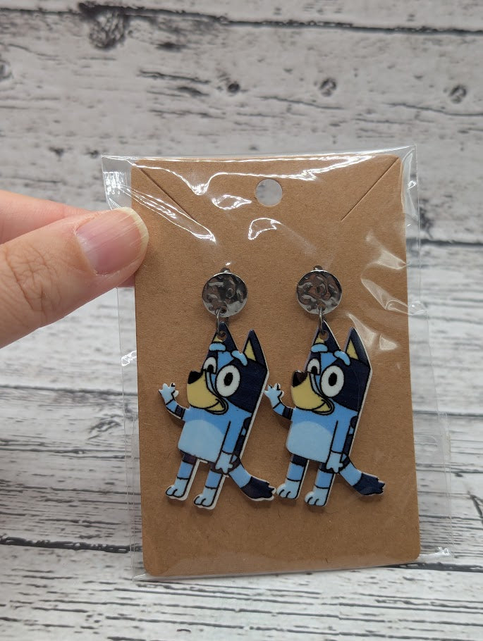 Bluey Waving, Silver Circle Earrings