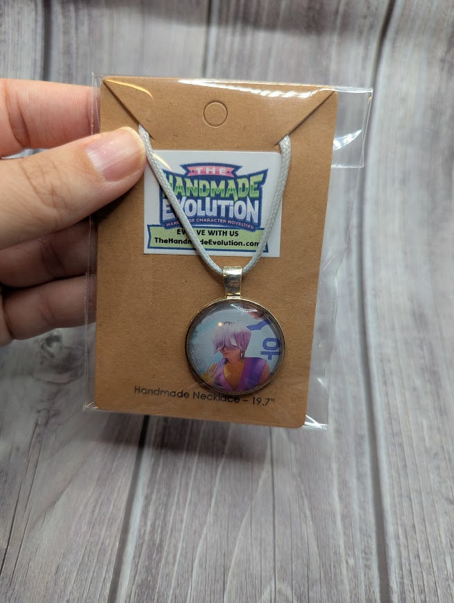 Mystery Saja Boy Bezel White Necklace
