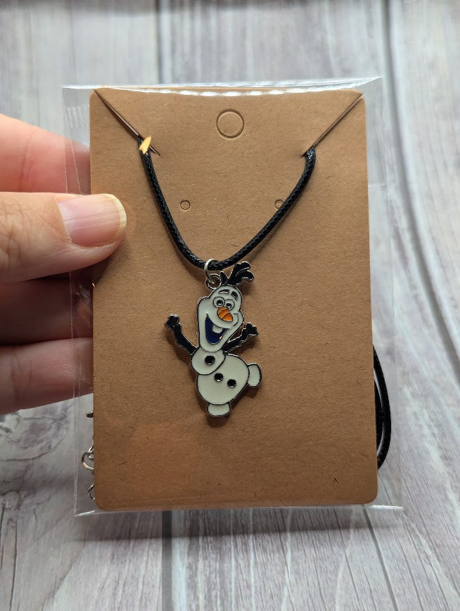 Olaf Dancing, Black Necklace