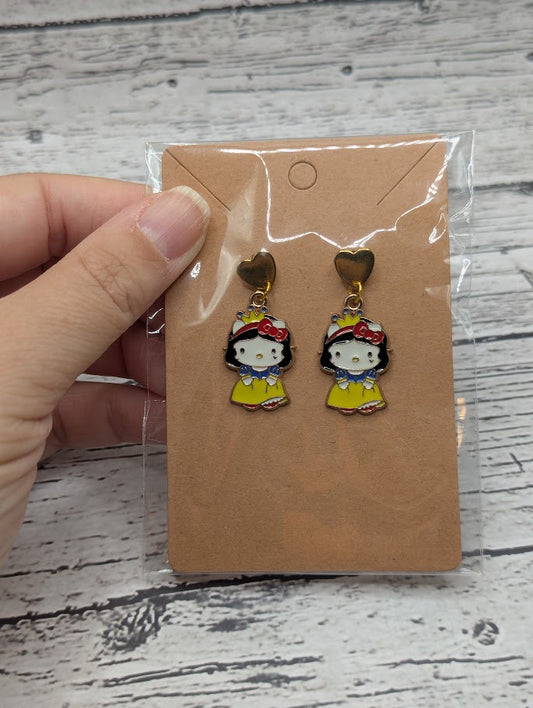 Hello Kitty, Snow White, Gold Heart Stud Earrings